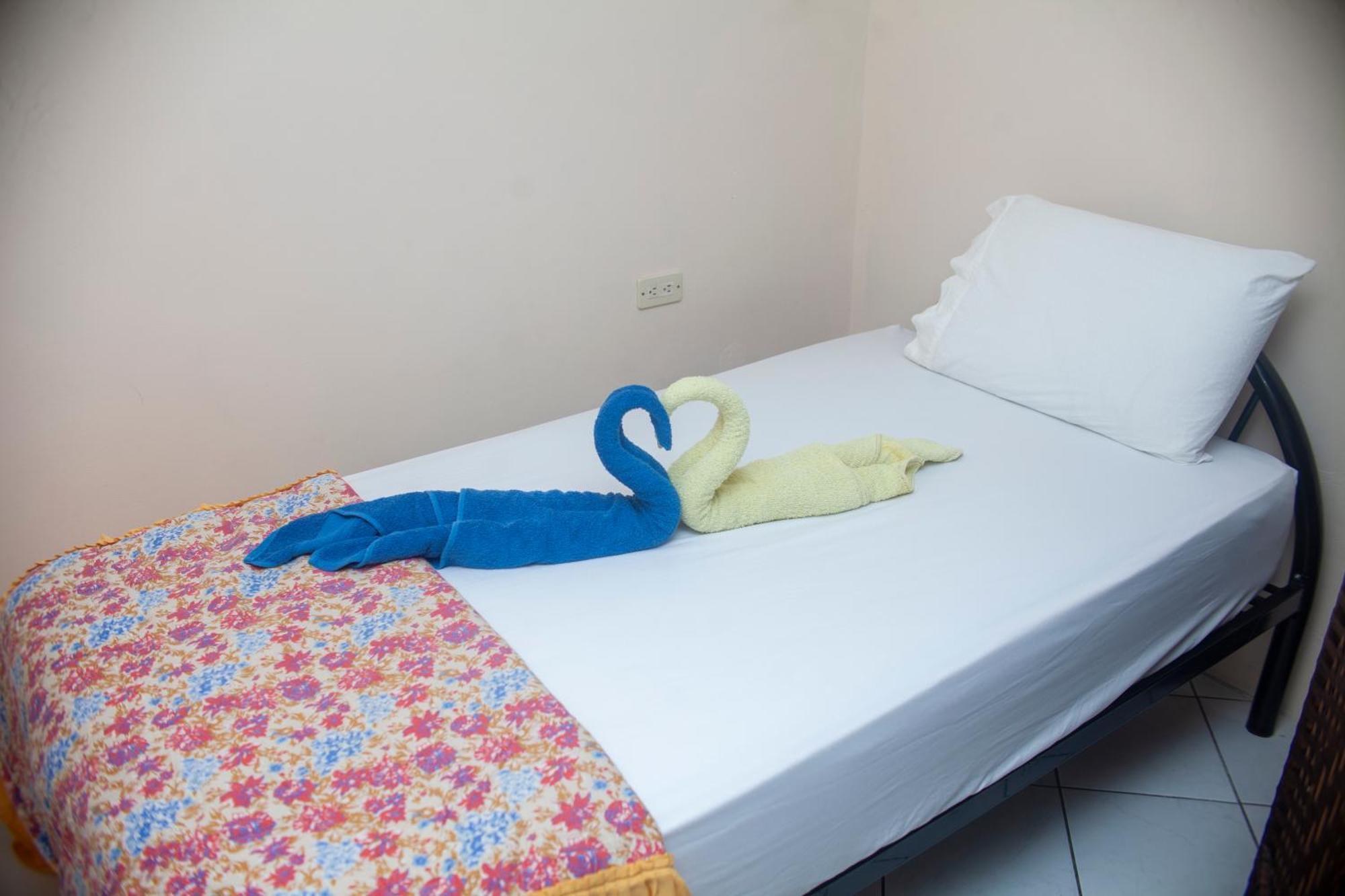 Apartamento Daly 3 Guápiles Esterno foto