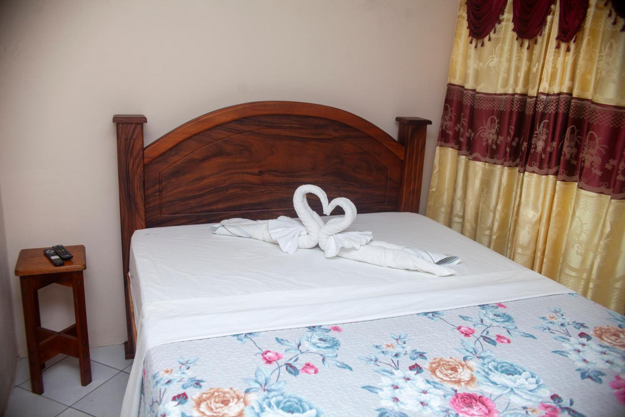 Apartamento Daly 3 Guápiles Esterno foto